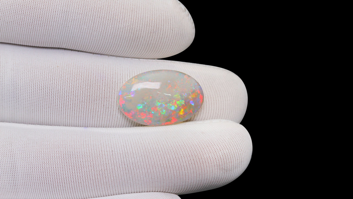 White Opal With Fire 6.76 Carats / 7.43 Ratti