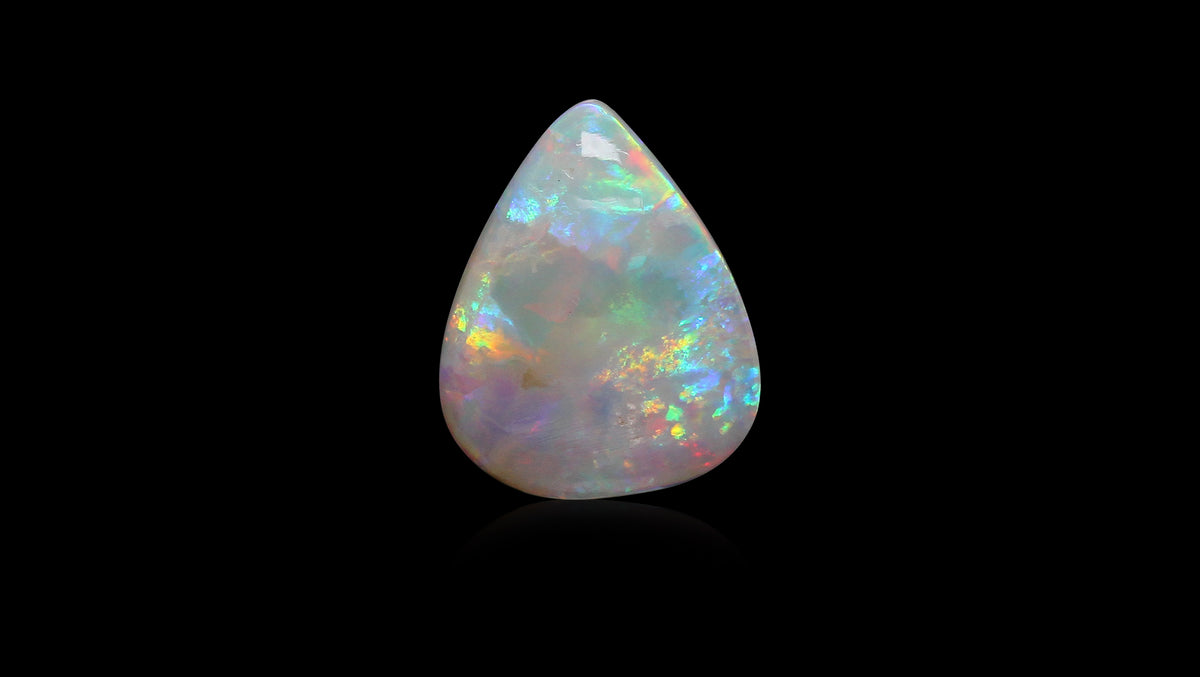 White Opal With Fire 6.08 Carats / 6.68 Ratti