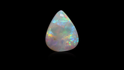 White Opal With Fire 6.08 Carats / 6.68 Ratti