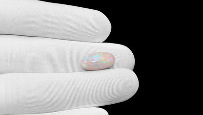 White Opal With Fire 5.67 Carats / 6.23 Ratti