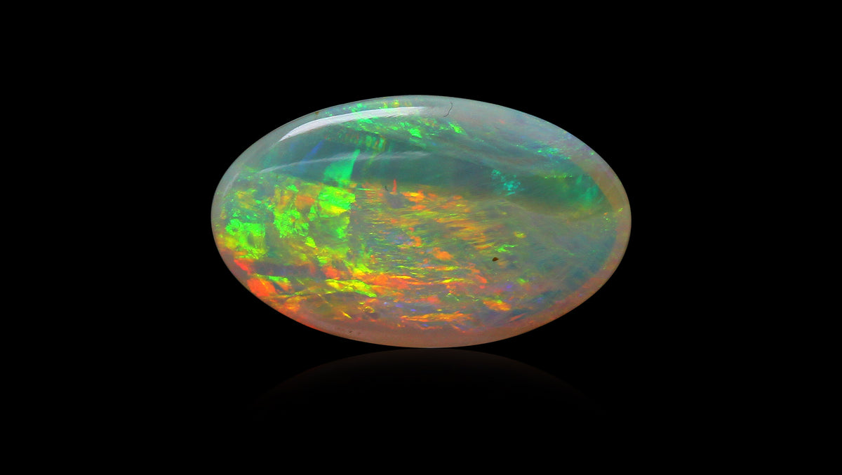 White Opal With Fire 7.16 Carats / 7.87 Ratti