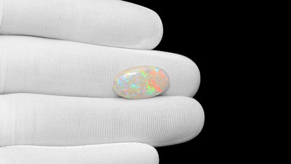 White Opal With Fire 4.80 Carats / 5.27 Ratti
