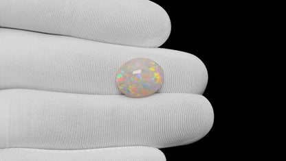 White Opal With Fire 4.75 Carats / 6.38 Ratti