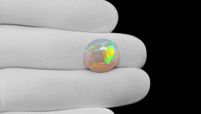 White Opal With Fire 9.25 Carats / 10.16 Ratti