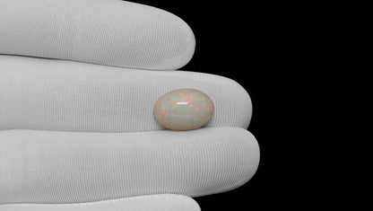 White Opal With Fire 6.37 Carats / 7 Ratti