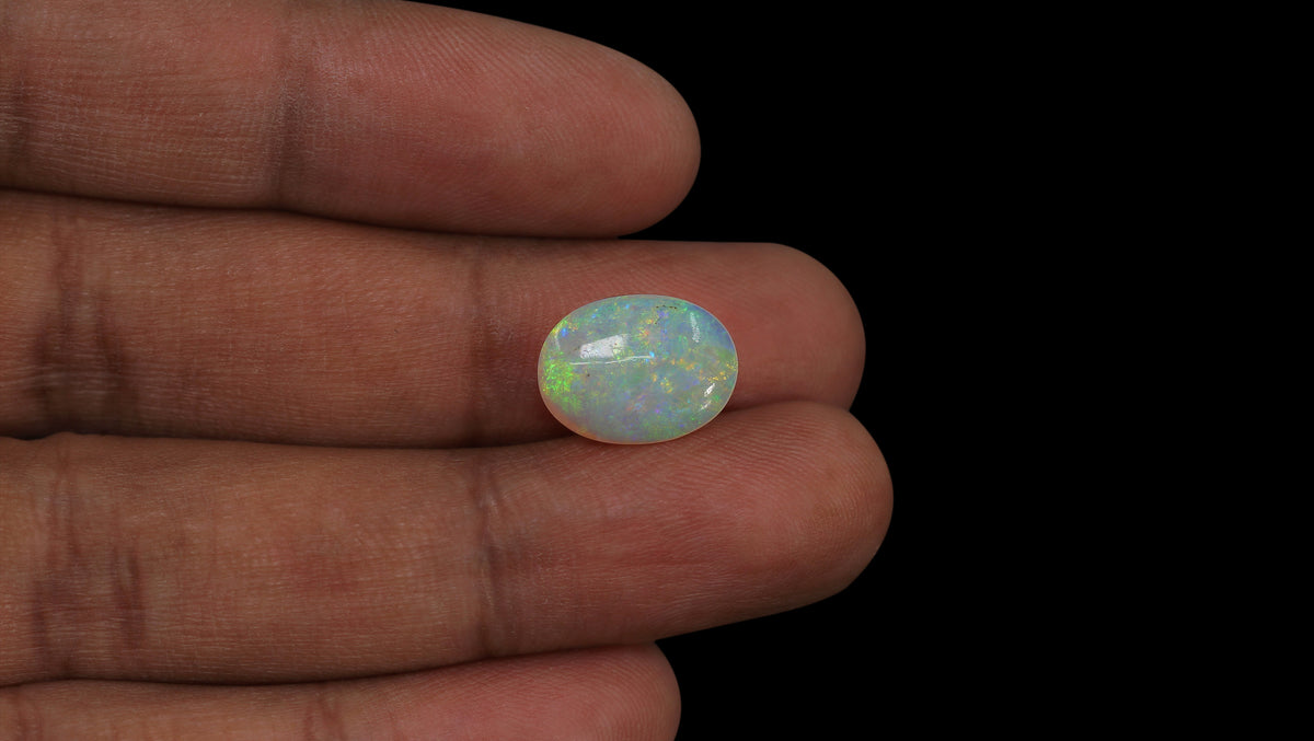 White Opal With Fire 4.70 Carats / 5.16 Ratti