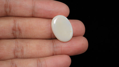 White Opal With Fire 13.69 Carats / 15.04 Ratti