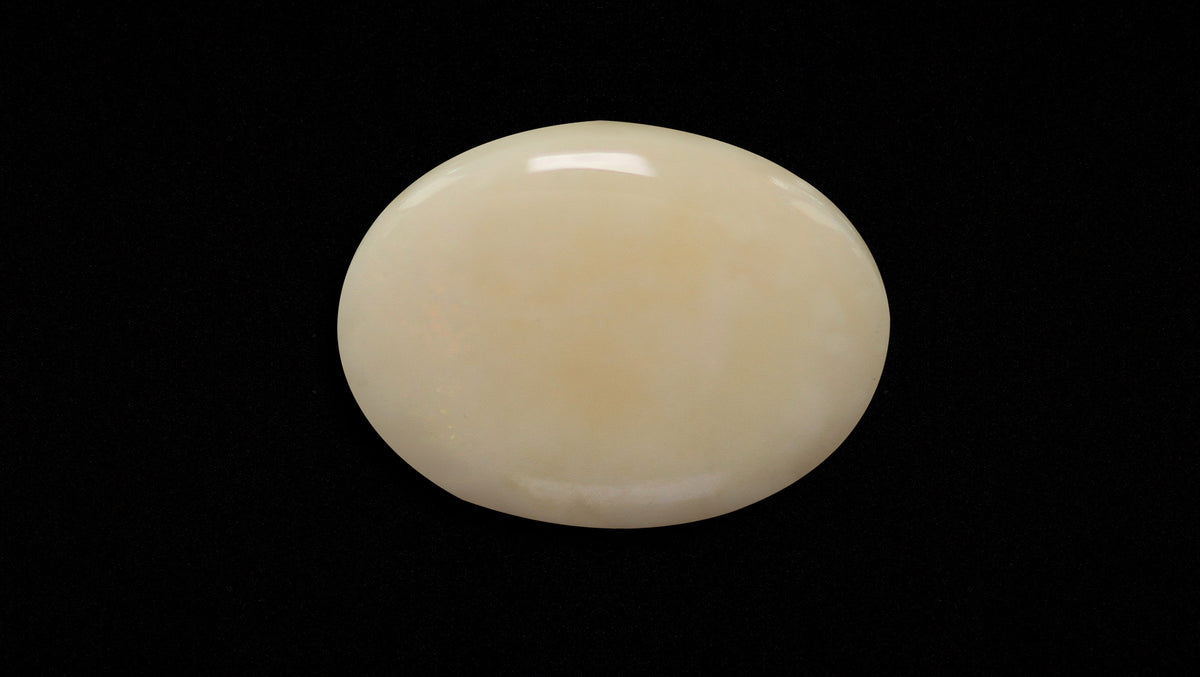 White Opal With Fire 13.36 Carats / 14.68 Ratti