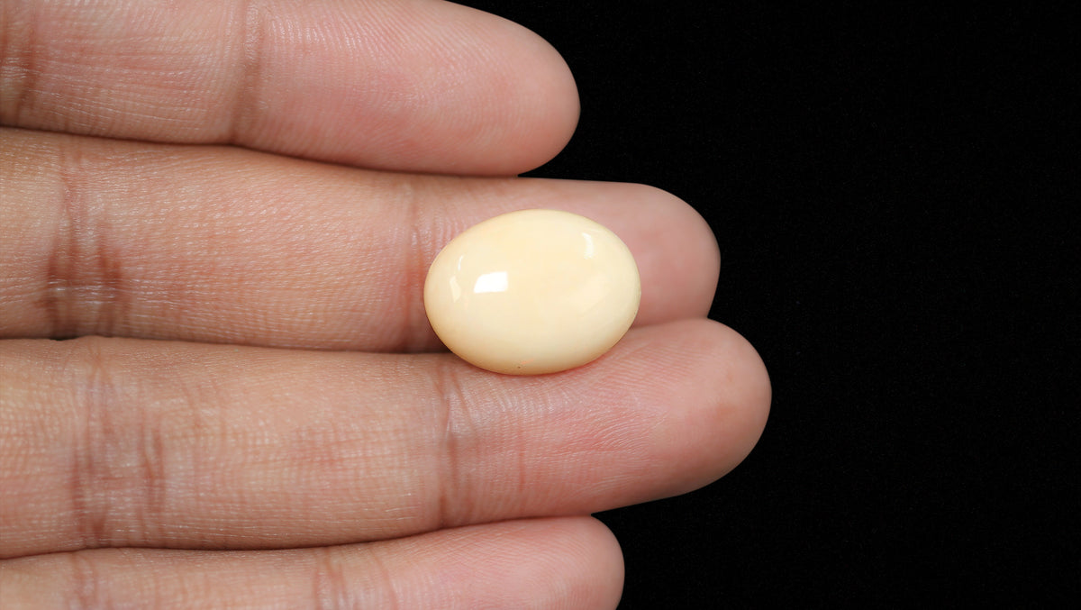 White Opal With Fire 13.36 Carats / 14.68 Ratti