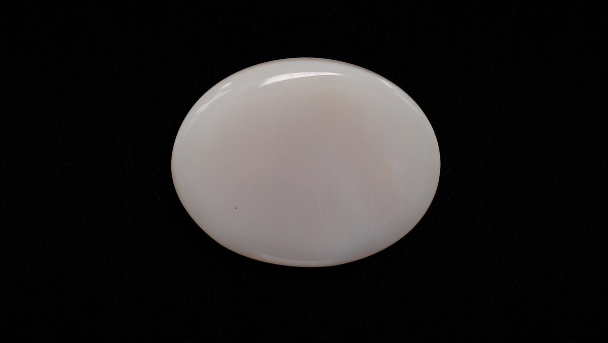 White Opal With Fire 17.92 Carats / 19.69 Ratti