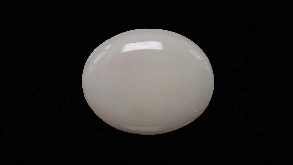 White Opal With Fire 19.81 Carats / 21.77 Ratti