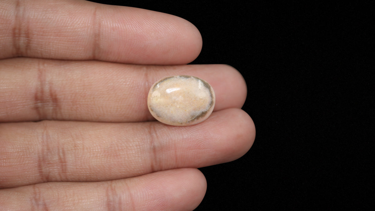 White Opal With Fire 10.74 Carats / 11.8 Ratti