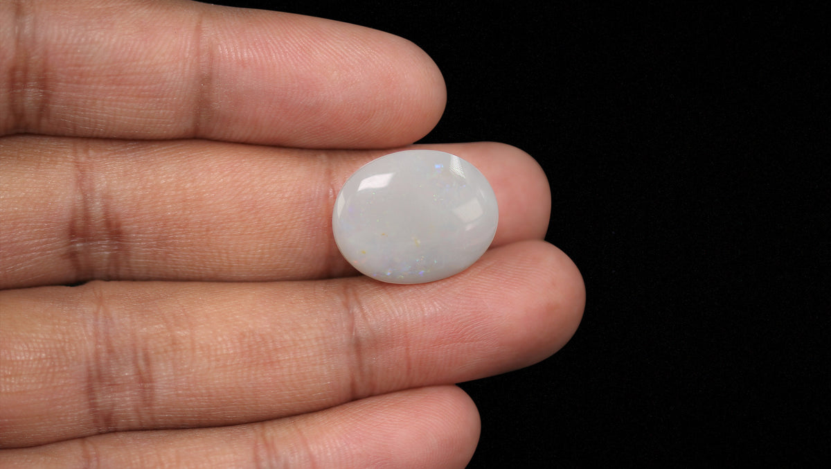 White Opal With Fire 12.98 Carats / 14.26 Ratti