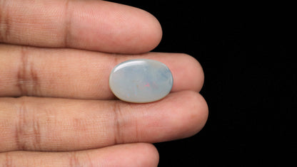 White Opal With Fire 13.29 Carats / 14.6 Ratti