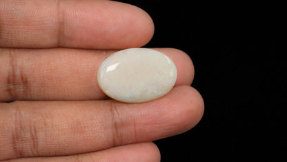 White Opal With Fire 20.46 Carats / 22.48 Ratti
