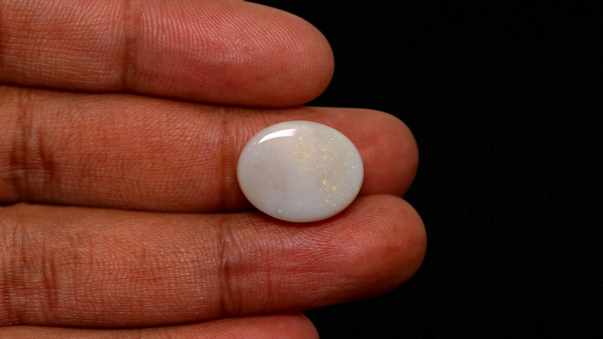 White Opal With Fire 13.80 Carats / 15.16 Ratti