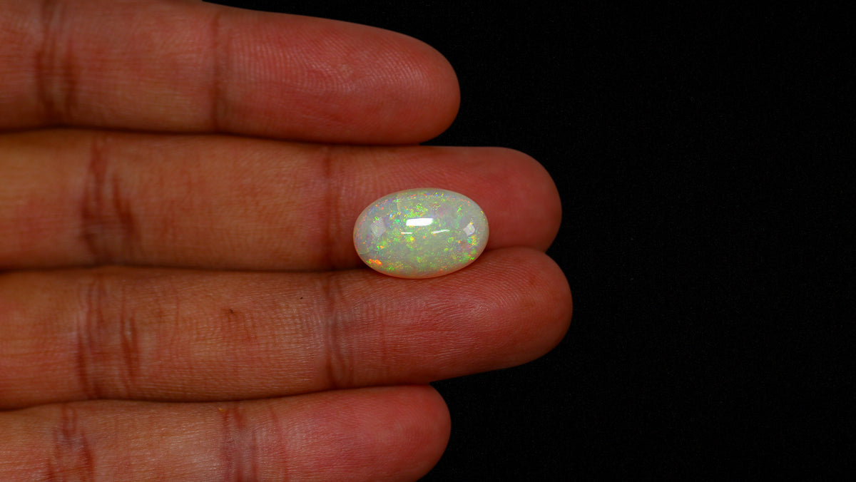 White Opal With Fire 8.83 Carats / 9.81 Ratti