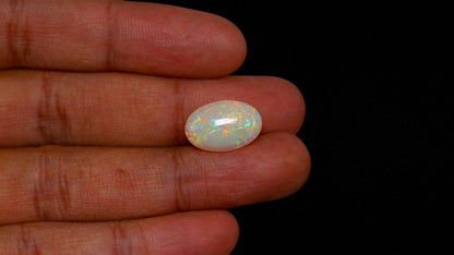 White Opal With Fire 6.61 Carats / 7.34 Ratti