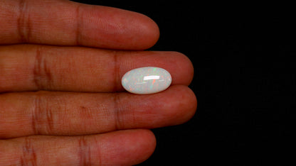 White Opal With Fire 5.98 Carats / 6.64 Ratti