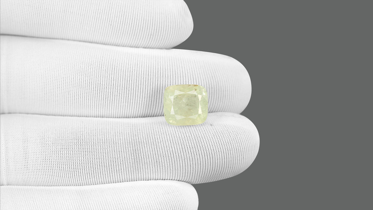 Natural Pitambari 9.26 Carats / 10.18 Ratti