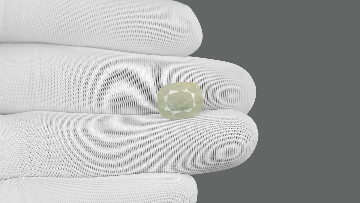Natural Pitambari 7.22 Carats / 7.93 Ratti