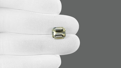 Natural Pitambari 8.64 Carats / 9.49 Ratti