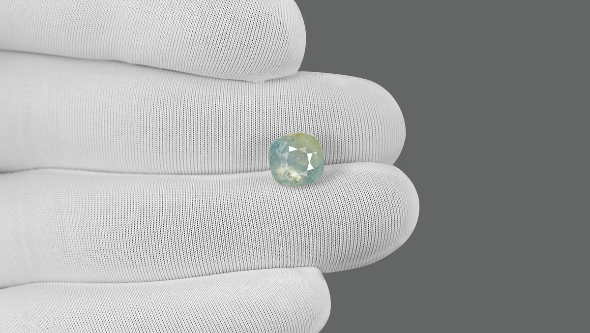Natural Pitambari 6.17 Carats / 6.78 Ratti