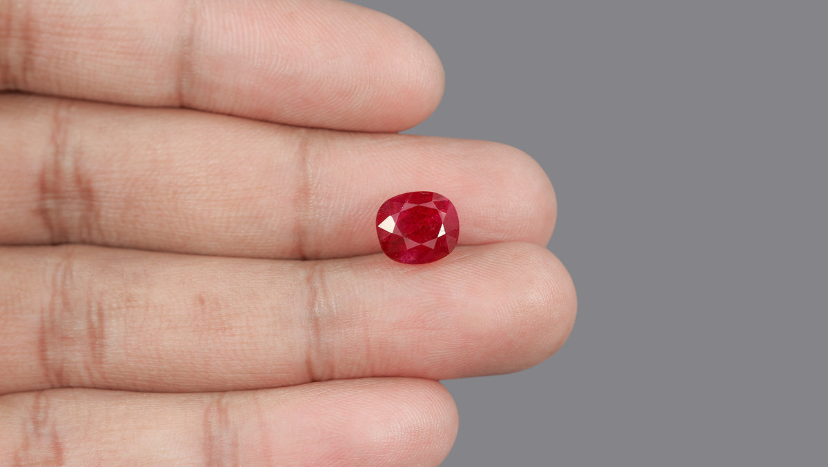 Burmese Ruby (Manik) 4.88 Carats / 5.36 Ratti