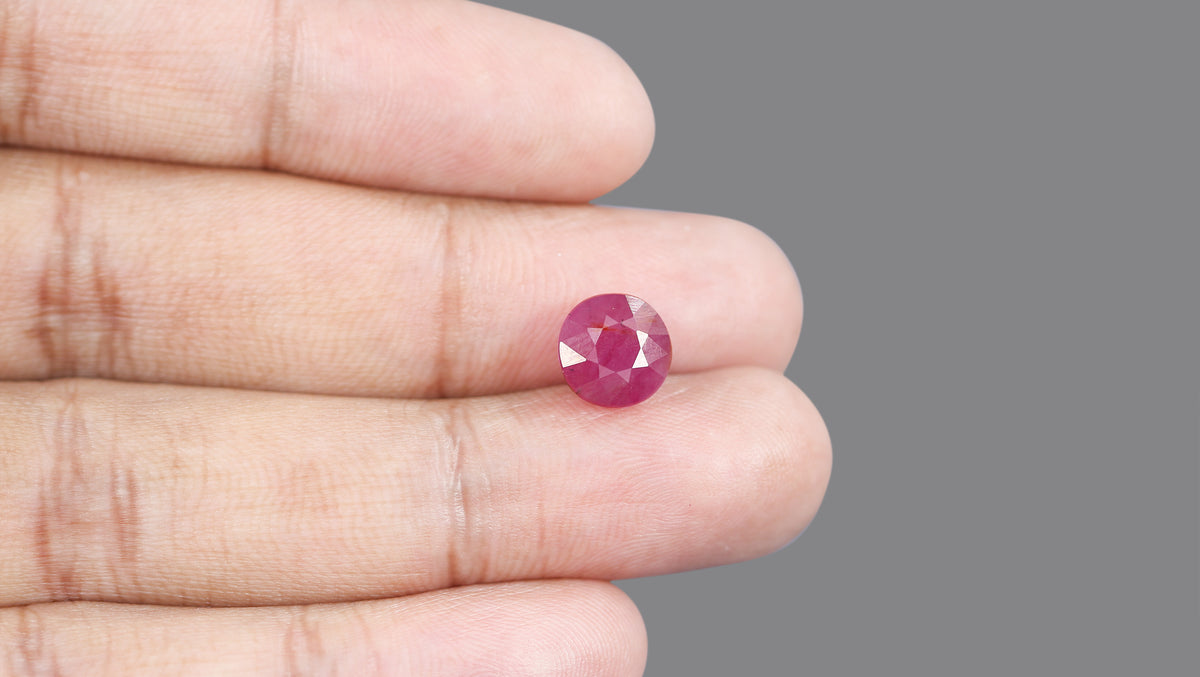 African Ruby (Manik) 5.62 Carats / 6.18 Ratti