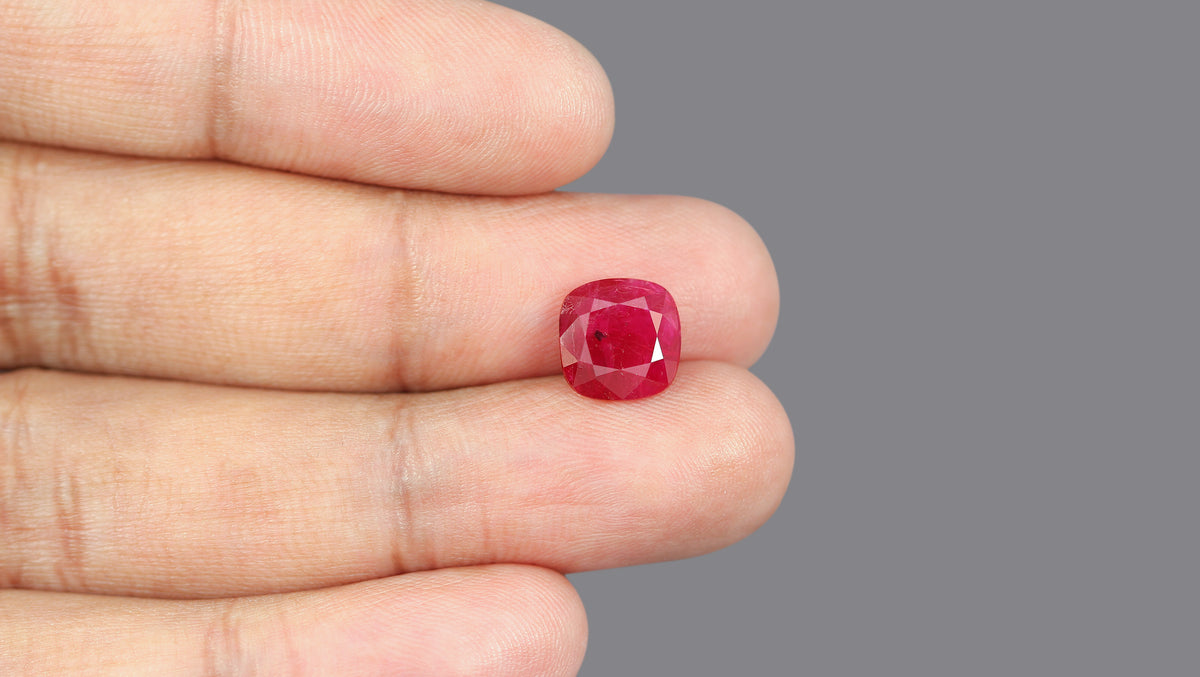 Burmese Ruby (Manik) 4.34 Carats / 4.77 Ratti