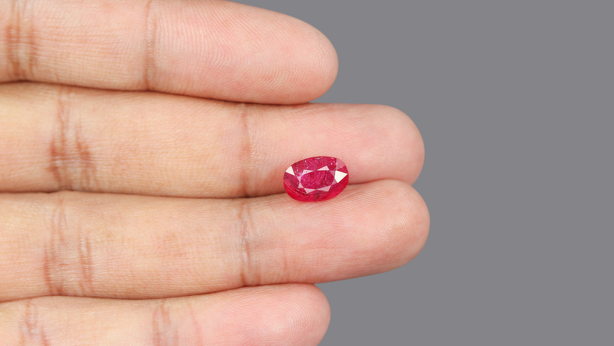 Burmese Ruby (Manik) 4.00 Carats / 4.4 Ratti