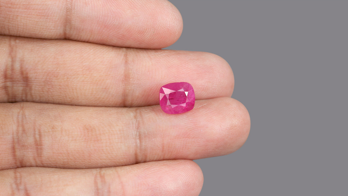 Burmese Ruby (Manik) 4.81 Carats / 5.29 Ratti