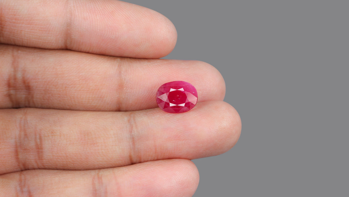 Burmese Ruby (Manik) 4.91 Carats / 5.4 Ratti