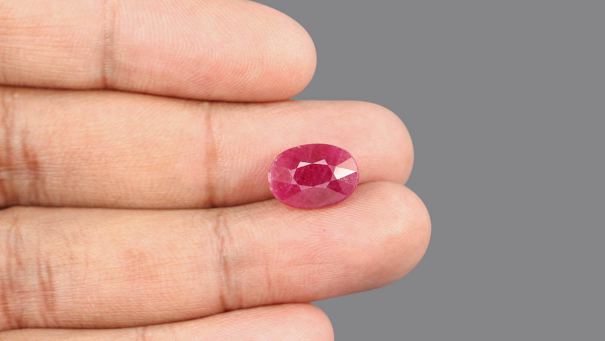 African Ruby (Manik) 7.01 Carats / 7.7 Ratti