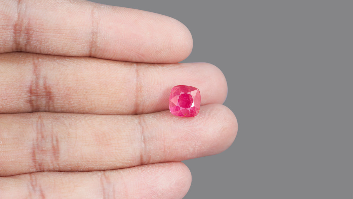 Madagascar Ruby (Manik) 6.38 Carats / 7.01 Ratti