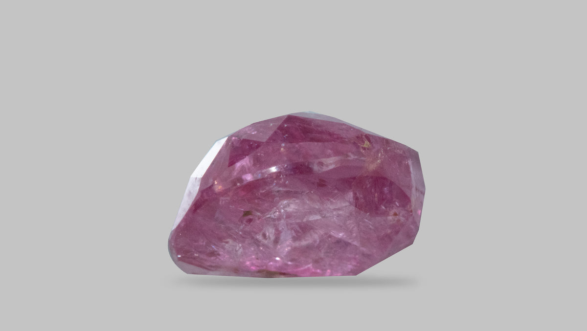 Burmese Ruby (Manik) 4.81 Carats / 5.29 Ratti