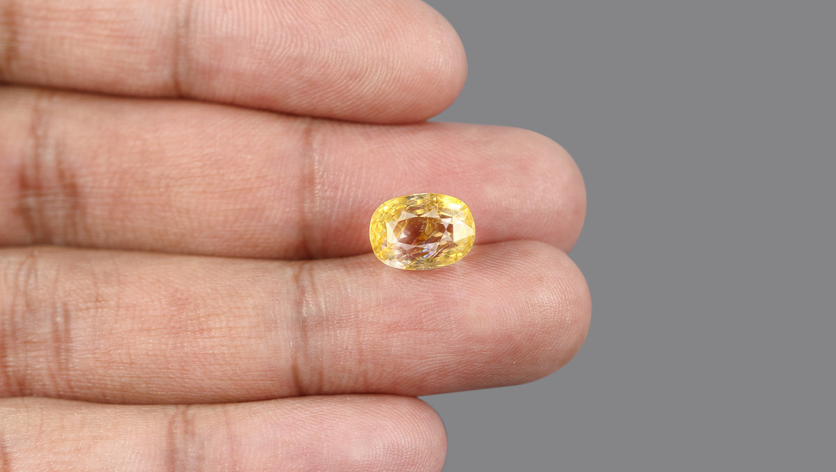 YELLOW TOPAZ 7.73 CARATS / 8.49 Ratti