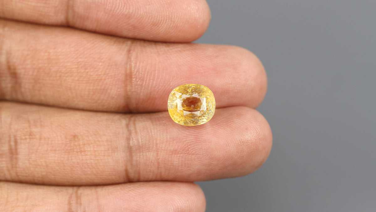 YELLOW TOPAZ 8.10 CARATS / 8.9 Ratti