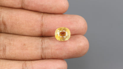 YELLOW TOPAZ 8.10 CARATS / 8.9 Ratti
