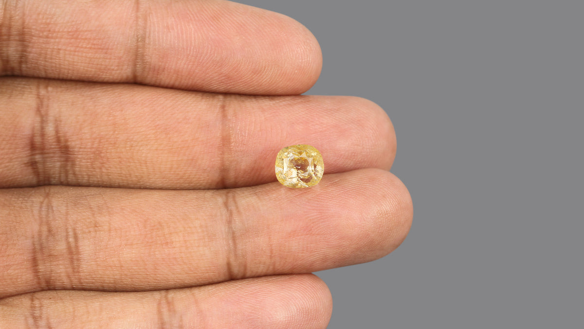 YELLOW TOPAZ 4.28 CARATS / 4.7 Ratti