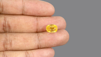 YELLOW TOPAZ 6.99 CARATS / 7.68 Ratti