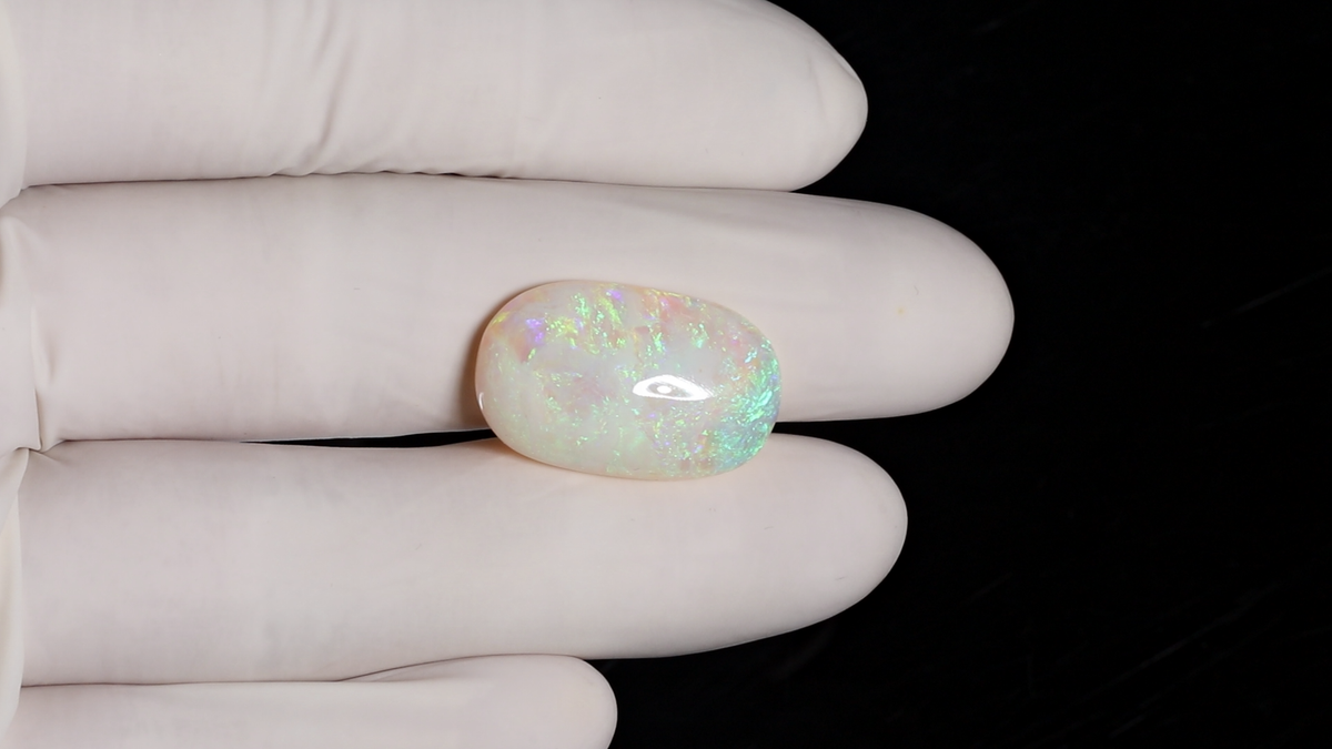 White Opal With Fire 12.72 Carats / 13.98 Ratti