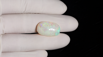 White Opal With Fire 12.72 Carats / 13.98 Ratti