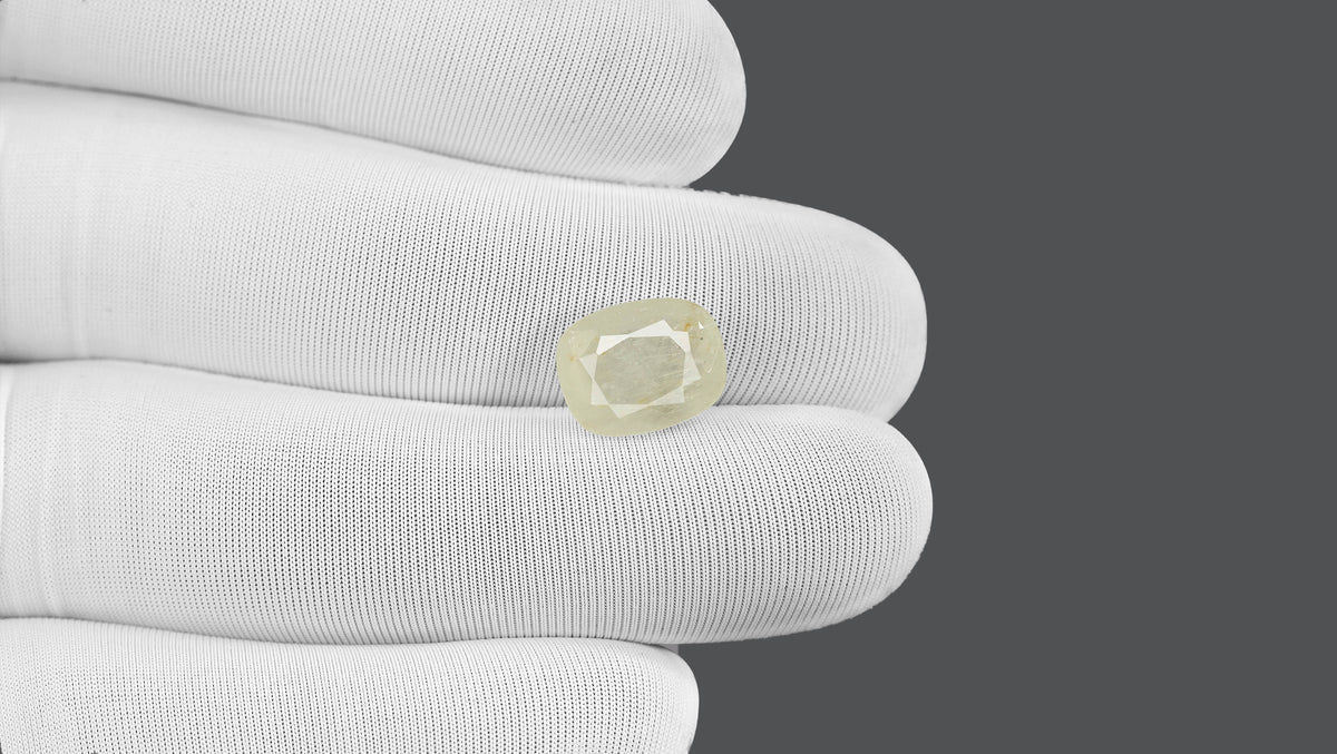 Natural White Sapphire 6.49 Carats / 7.13 Ratti