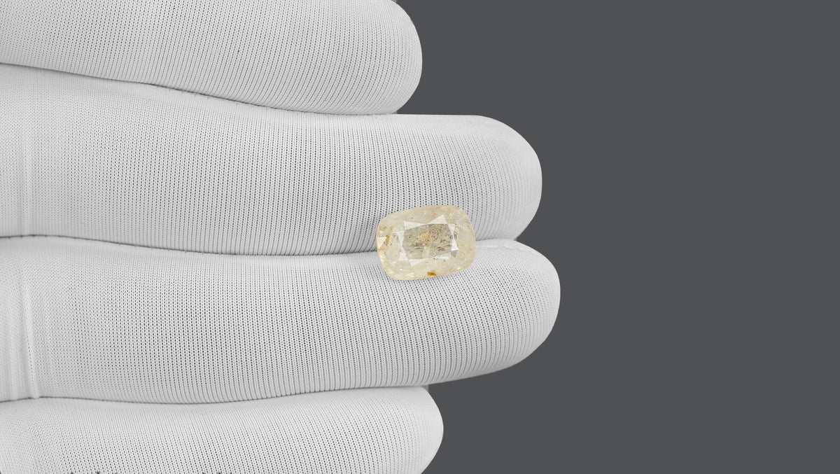 Natural White Sapphire 5.47 Carats / 6.01 Ratti