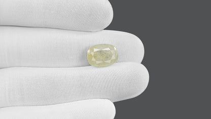 Natural White Sapphire 8.10 Carats / 8.9 Ratti