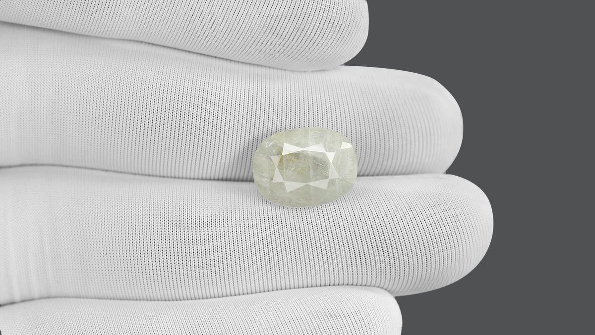 Natural White Sapphire 9.45 Carats / 10.38 Ratti