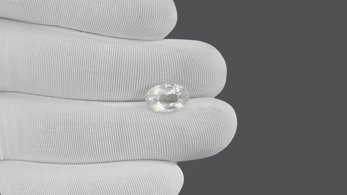 Natural White Sapphire 5.20 Carats / 5.71 Ratti
