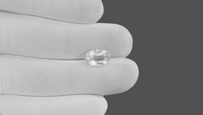 Natural White Sapphire 5.20 Carats / 5.71 Ratti