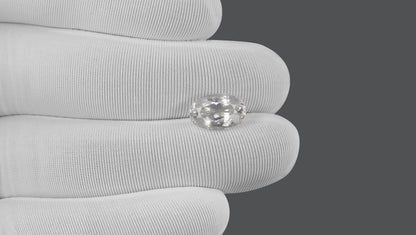 Natural White Sapphire 5.16 Carats / 5.67 Ratti